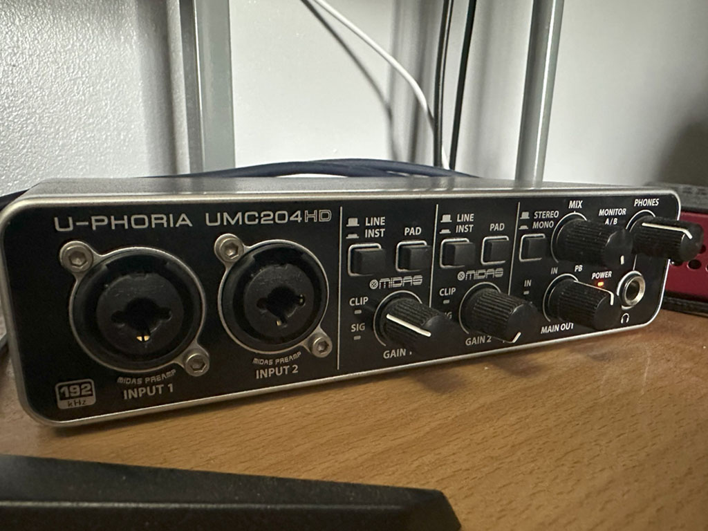 Behringer U-Phoria UMC204HD USB audio interface Behringer Uphoria UMC204HD USB interface