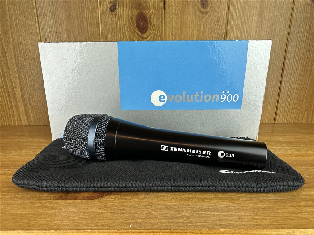 Sennheiser e935 dynamic microphone Sennheiser e935 dynamic microphone